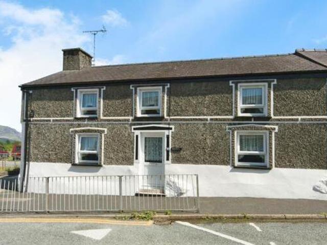 House for sale in Caernarfon, Wales