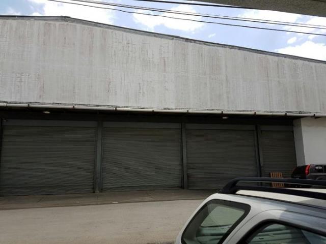 Llano bonito alquilo o vendo galera 2600mts2