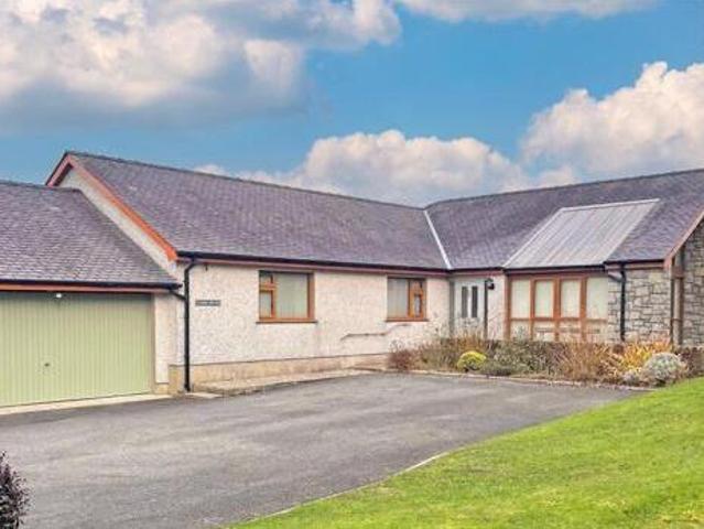 House for sale in Caernarfon, Wales