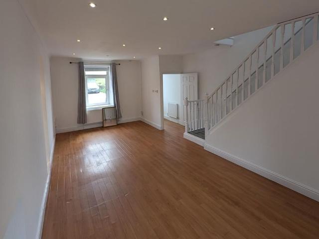 Apartment for rent in Llansamlet, Wales