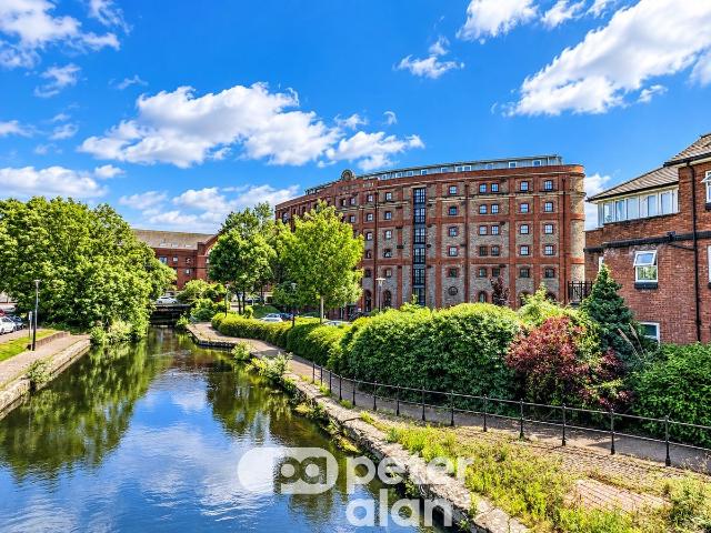 Apartment for rent in Newtown, Falcon Lodge
