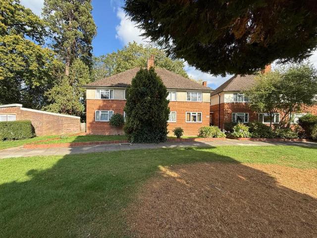 Apartment for rent in Pinner, Greater London