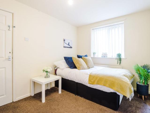 House for rent in Charlestown, Salford