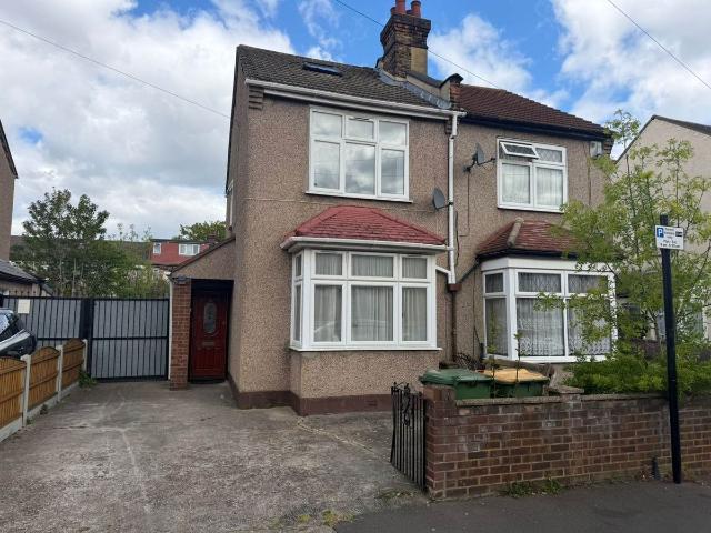 House for rent in Beckton, Greater London