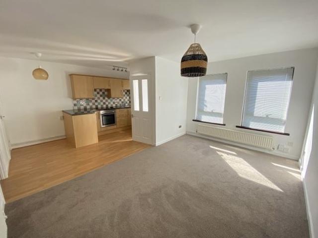 Apartment for rent in Blackpill, Nangreaves