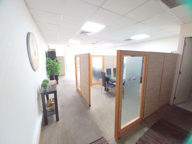 Lo Barnechea, Excelente oficina frente a Protal La Dehesa/Los Cactus