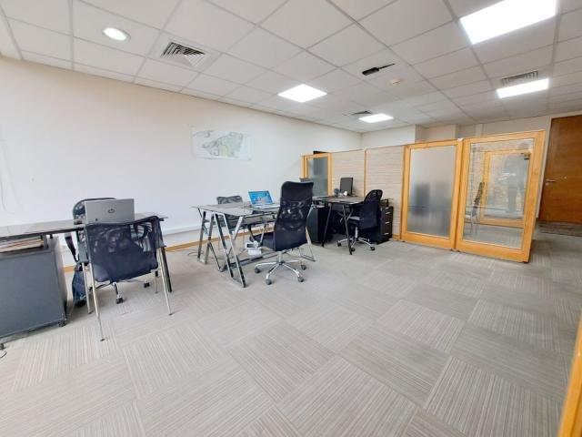 Lo Barnechea, Excelente oficina frente a Protal La Dehesa/Los Cactus