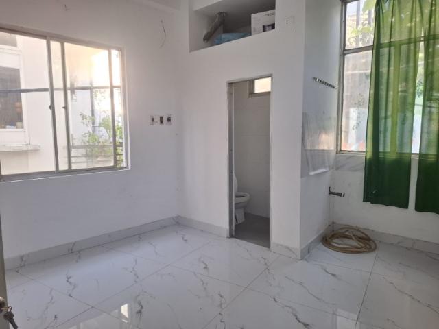 Nhà mặt phố bán