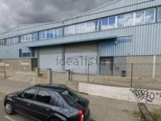 Nave en venta en Abrera