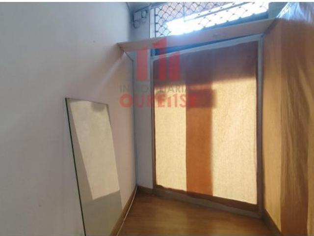 Local Comercial en venta en As Lagoas, Ourense