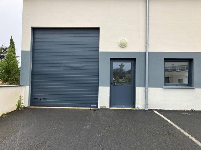 Local Commercial location à Poitiers, Montbernage