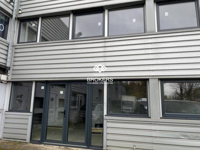 Local Commercial location à Eragny, La Challe Pourpre