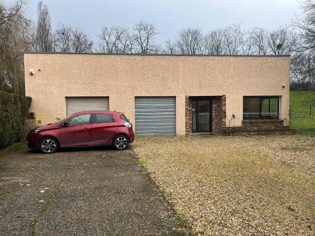 Local Commercial location à Saclay
