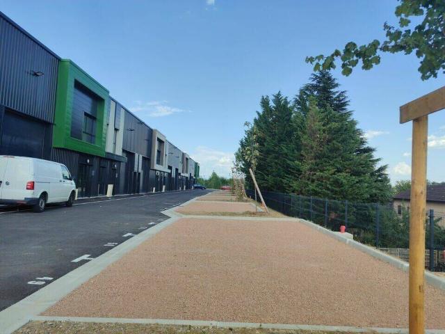 Local Commercial vente à Villette-d'anthon
