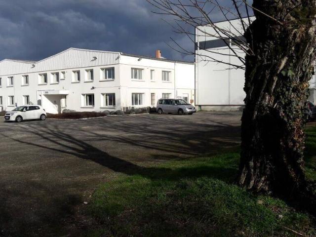 Local Commercial vente à Meyzieu