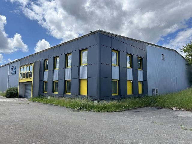 Local Commercial vente à Balan