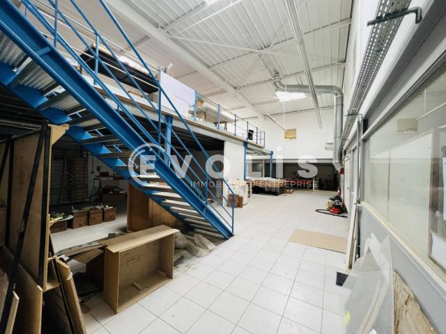 Local Commercial vente à Saint-thibault-des-vignes