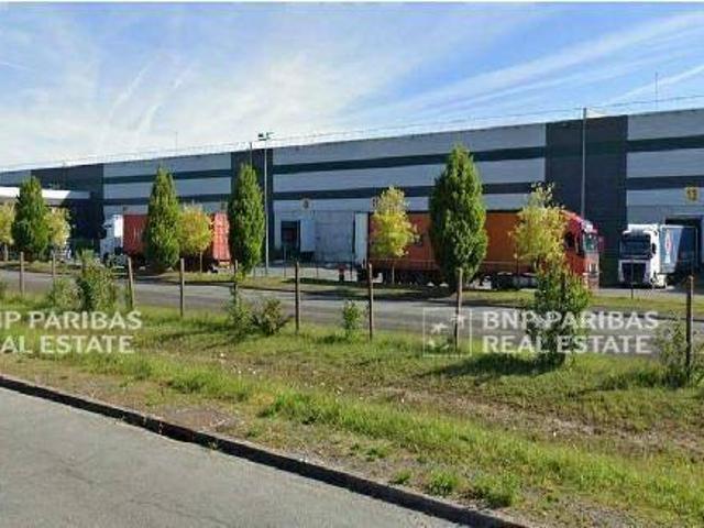 Local Commercial location à Poitiers, Montbernage