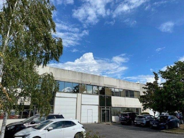 Local Commercial location à Poissy, Beauregard
