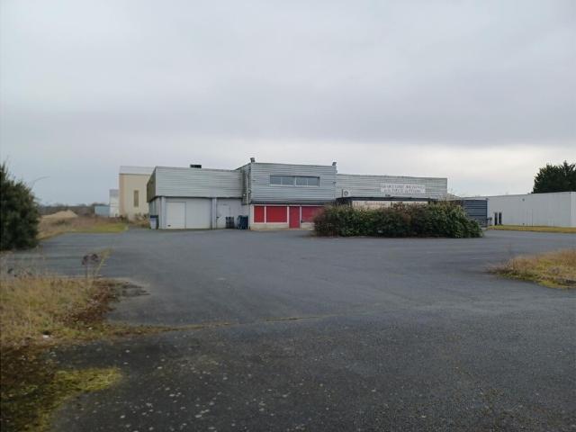Local Commercial vente à Châteauroux, Villedieu-sur-indre