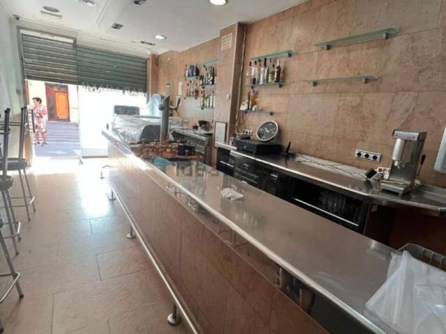 Local Comercial en venta en l'Eixample, l'Alcoià