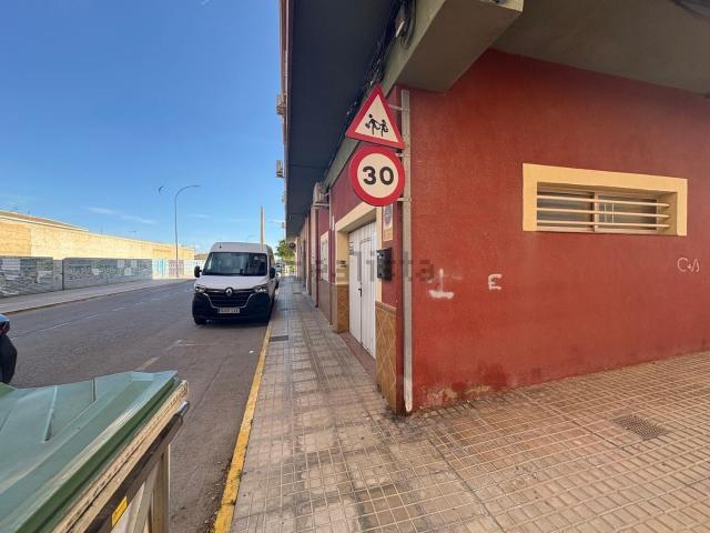 Local Comercial en venta en Almansa, Castilla-La Mancha