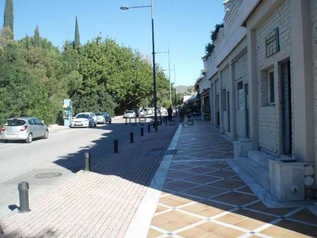 Local Comercial en venta en Nueva Andalucía, Costa del Sol Occidental