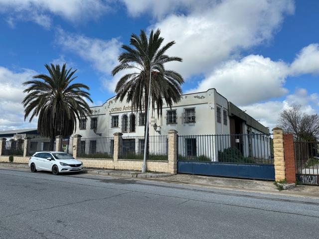 Nave en venta en Antequera