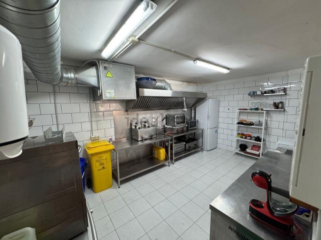 Local Comercial en alquiler en Los Cristianos, Arona