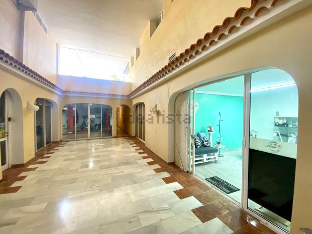 Local Comercial en venta en Los Cristianos, Arona