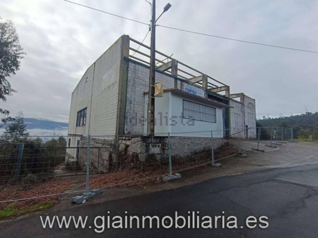 Nave en venta en As Neves