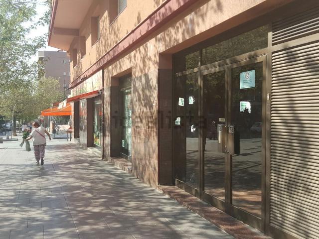Local Comercial en alquiler en Eixample - Can Llobet, Barberà del Vallès