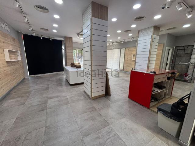 Local Comercial en venta en Arroyo de la Miel-Benalmádena Costa, Benalmádena
