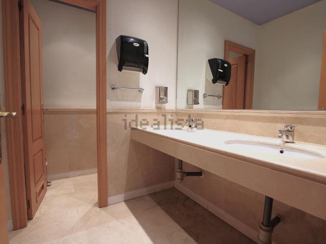 Local Comercial en venta en Arroyo de la Miel-Benalmádena Costa, Benalmádena