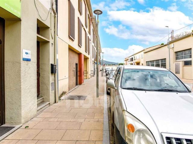 Local Comercial en venta en Besalú, Girona