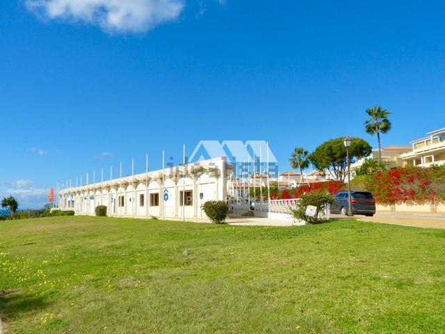 Local Comercial en venta en Artola, Costa del Sol Occidental