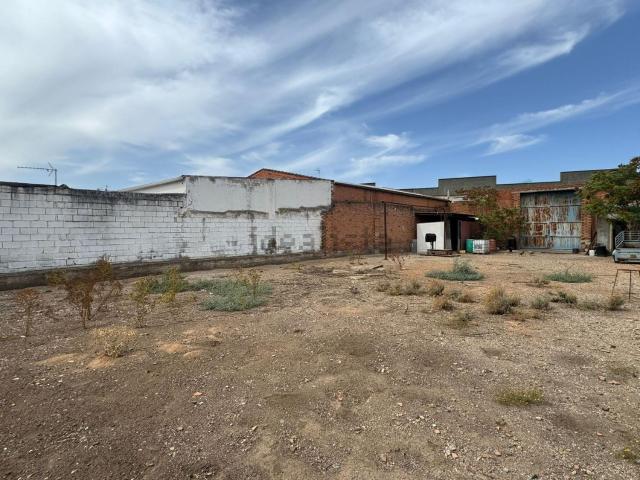 Nave en venta en Charca Musia, Cáceres