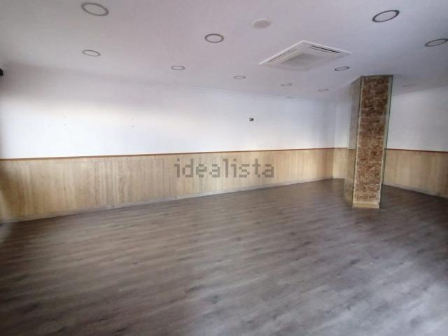 Local Comercial en venta en Cánovas, Cáceres