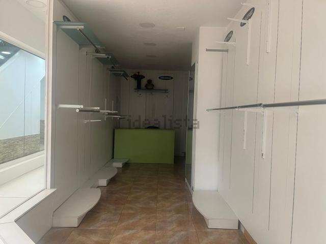 Local Comercial en venta en Cánovas, Cáceres