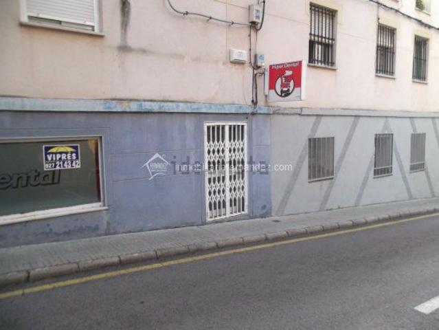 Local Comercial en alquiler en Reyes Huertas, Cáceres