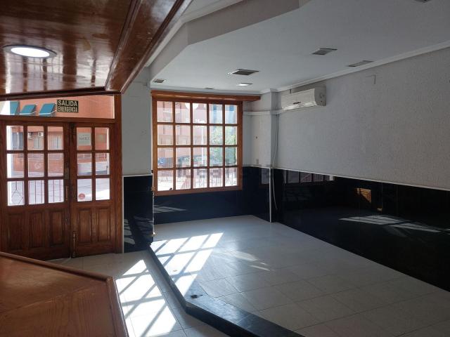 Local Comercial en venta en Los Fratres, Cáceres