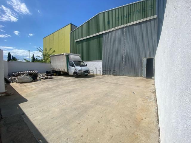 Nave en venta en Camarles