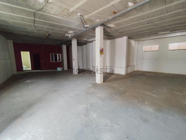 Local Comercial en alquiler en Carbajosa De La Sagrada, Albahonda IV