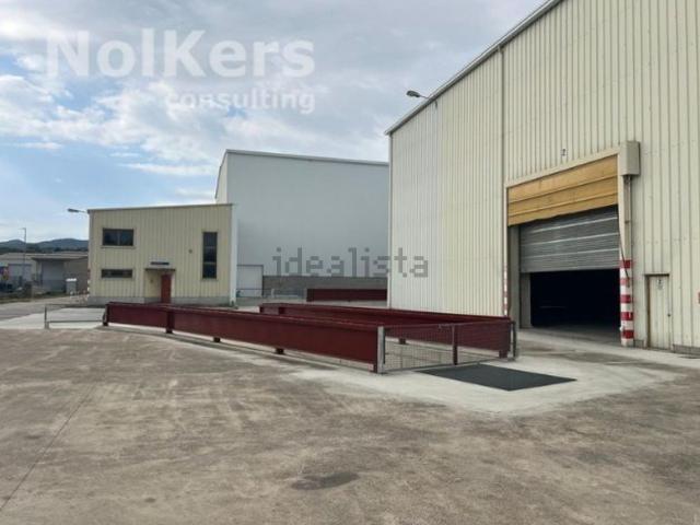 Nave en alquiler en Celrà, Girona