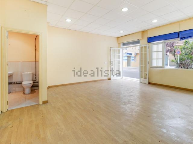 Local Comercial en alquiler en Barriada Islas Canarias, Costa del Sol Occidental