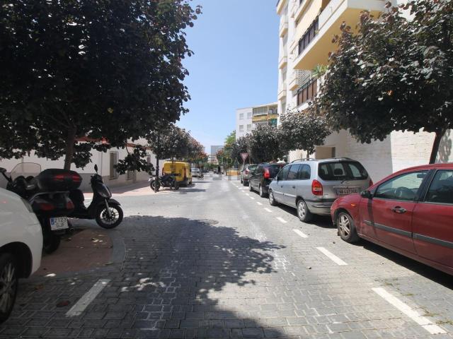 Local Comercial en venta en Barriada Islas Canarias, Costa del Sol Occidental