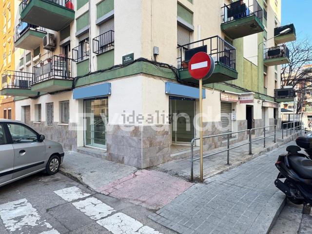 Local Comercial en venta en Banús, Vallès Occidental