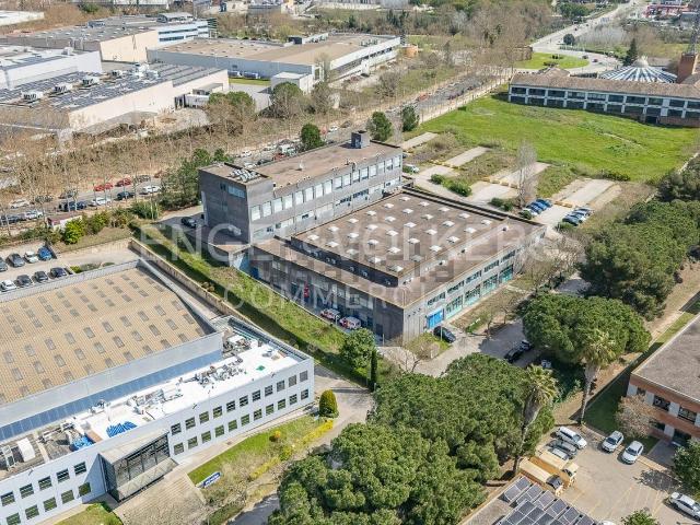 Nave en venta en Cerdanyola Del Vallès, Montflorit