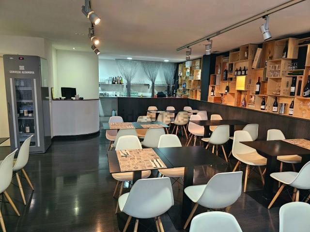 Local Comercial en alquiler en Canaletes, Cerdanyola Del Vallès