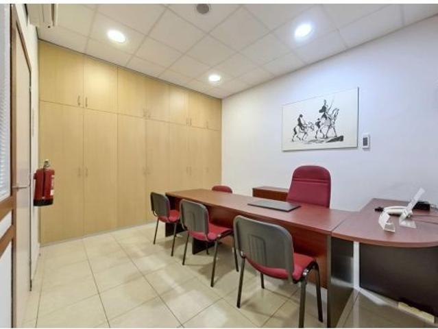 Local Comercial en alquiler en Santa Rosa, Barcelonès